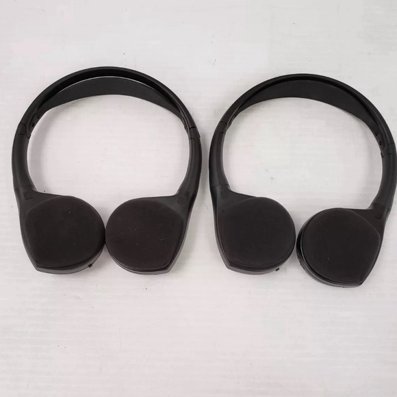 07-19 CHRYSLER Town Country VES UCONNECT 2 Headphones OEM KIT REMOTE - Picture 2 of 8